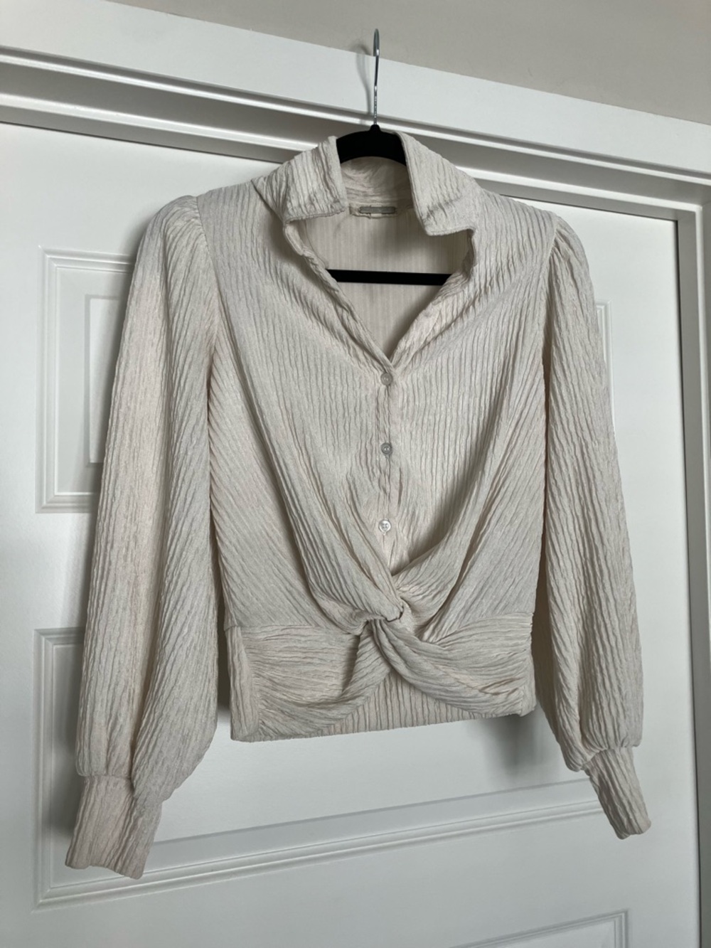 Amber Sher Cream long sleeve blouse women size Small 2026-426